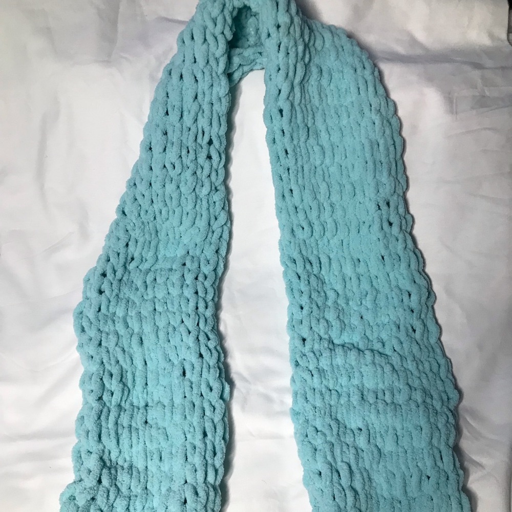 Handmade scarf using Bernat Alize Blanket ez Yarn